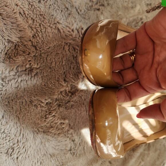 CHRISTIAN LOUBOUTIN TAUPE HEEL SIZE 40 (10US) - Picture 8 of 11